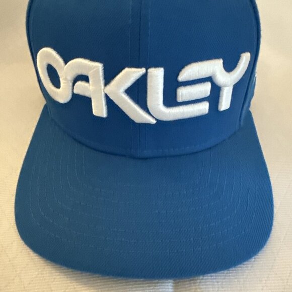 Oakley New Era 9Fifty Adjustable Snapback Hat Blue. Like New - Picture 3 of 10